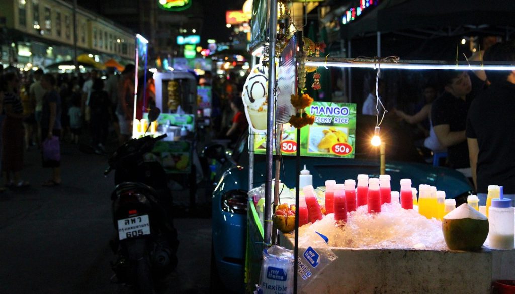 タイのバンコクの飲み物の屋台の写真