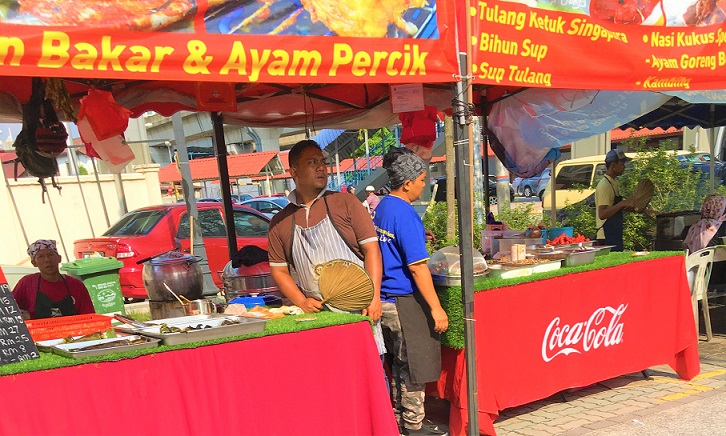マレーシアのクアラルンプールの串焼き屋さん