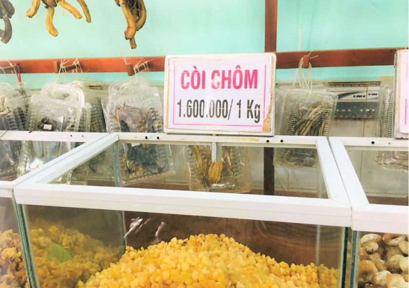 ベトナムの定番の調味料｜ヌックマム工場