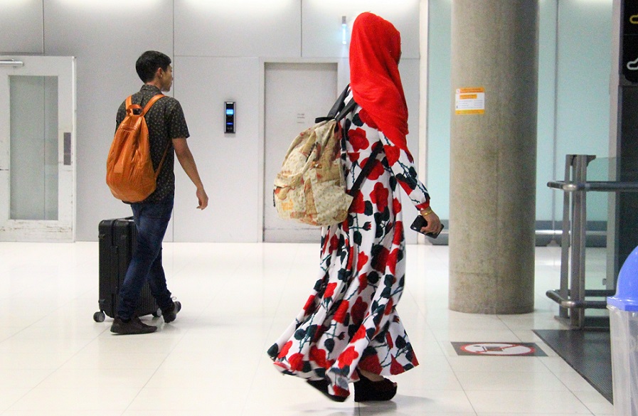 スワンナプーム空港で出会った若いイスラム系の女性｜タイ旅行