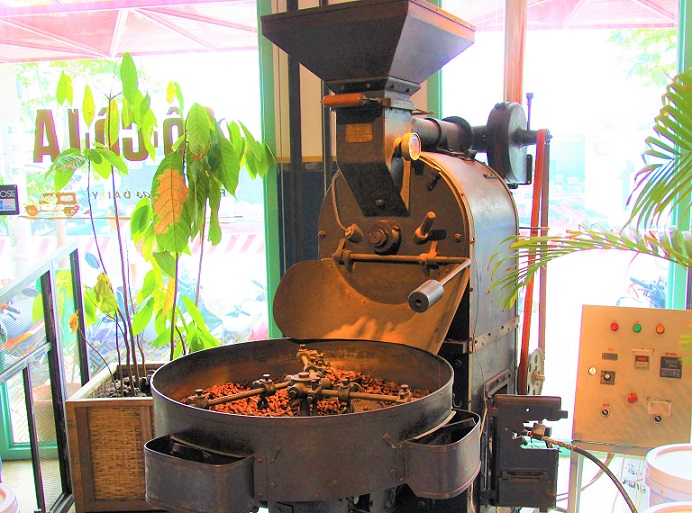 チョコレート製造機の展示物の写真｜ベトナムのホーチミン