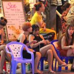 ベトナムのホーチミン最大の夜遊びスポット、ブイヴィエン通りのマッサージ店の料金の価格表の写真
