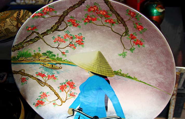 螺鈿細工の工場で販売されているお土産の写真｜ベトナム旅行