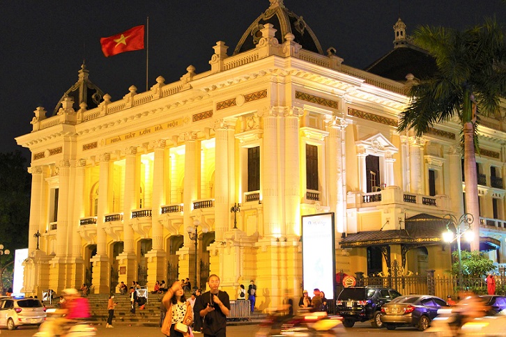 ハノイ観光では外せないお勧めスポット、オペラハウスの写真【ベトナム旅行】