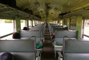 マレー鉄道からタイ国鉄に乗り換えてバンコクまで向かう道中の写真｜タイ旅行