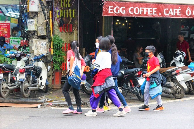 ハノイの旧市街のハンチエウ通りの子供たち｜ベトナム旅行
