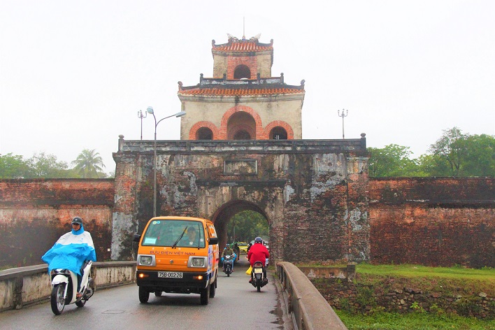 Cửa NGĂNと呼ばれる世界遺産の王宮への城門｜ベトナム旅行フエ