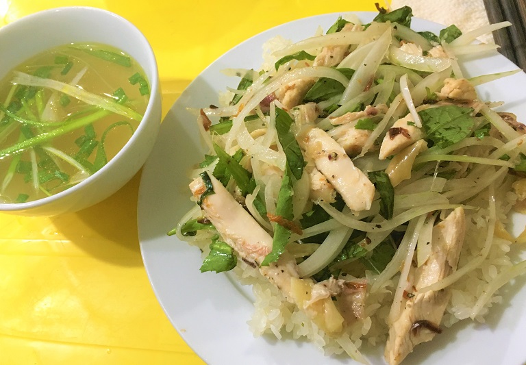 大人気ベトナム料理の蒸し鶏のせご飯Cơm gà hấpの写真